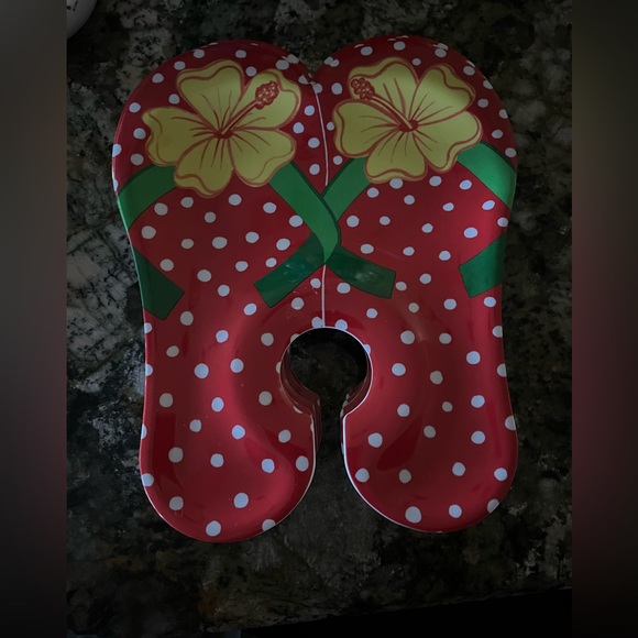 Set of four party snack trays with wine glass holder built in.  Plastic. - Picture 3 of 4